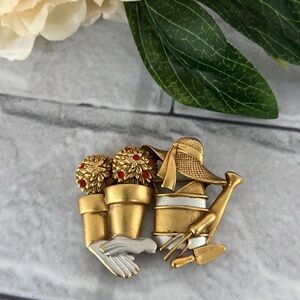 Danecraft Gardening theme gold tone brooch C clasp